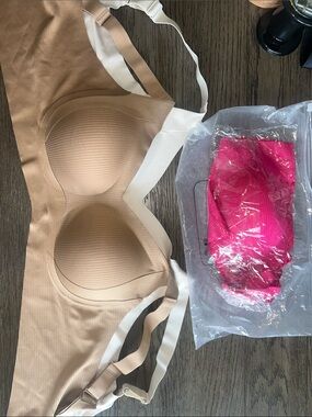 Seamless Nude T-Shirt Bra with Pink Travel Pouch